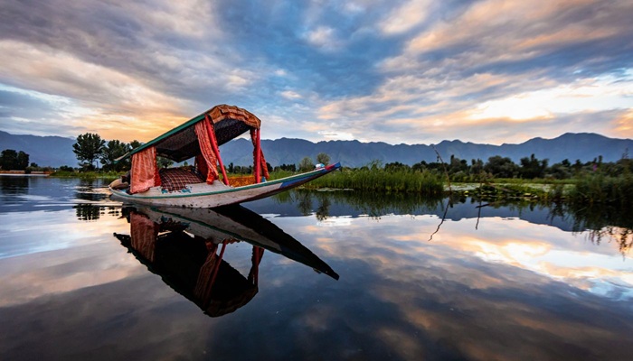 GOLDEN TRIANGLE AND KASHMIR TOUR