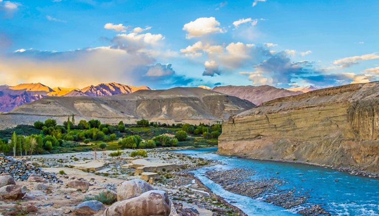 KASHMIR AND LADAKH TOUR
